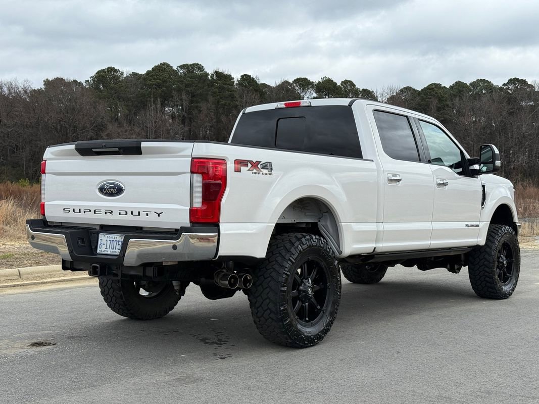 Used 2017 Ford F250 Lariat w/ Lariat Ultimate Package image 5