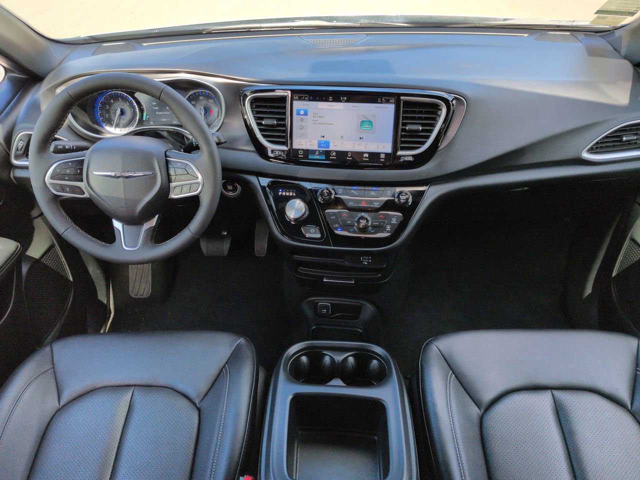 Used 2026 Chrysler Pacifica Select FWD image 15