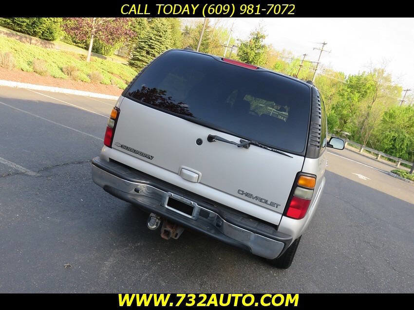 Used 2004 Chevrolet Suburban LT w/ Preferred Equipment Group AWD/4WD image 16