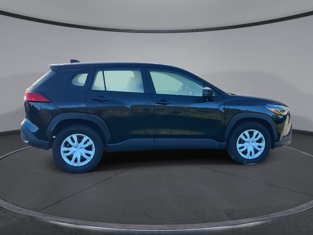 Used 2024 Toyota Corolla Cross L FWD image 9