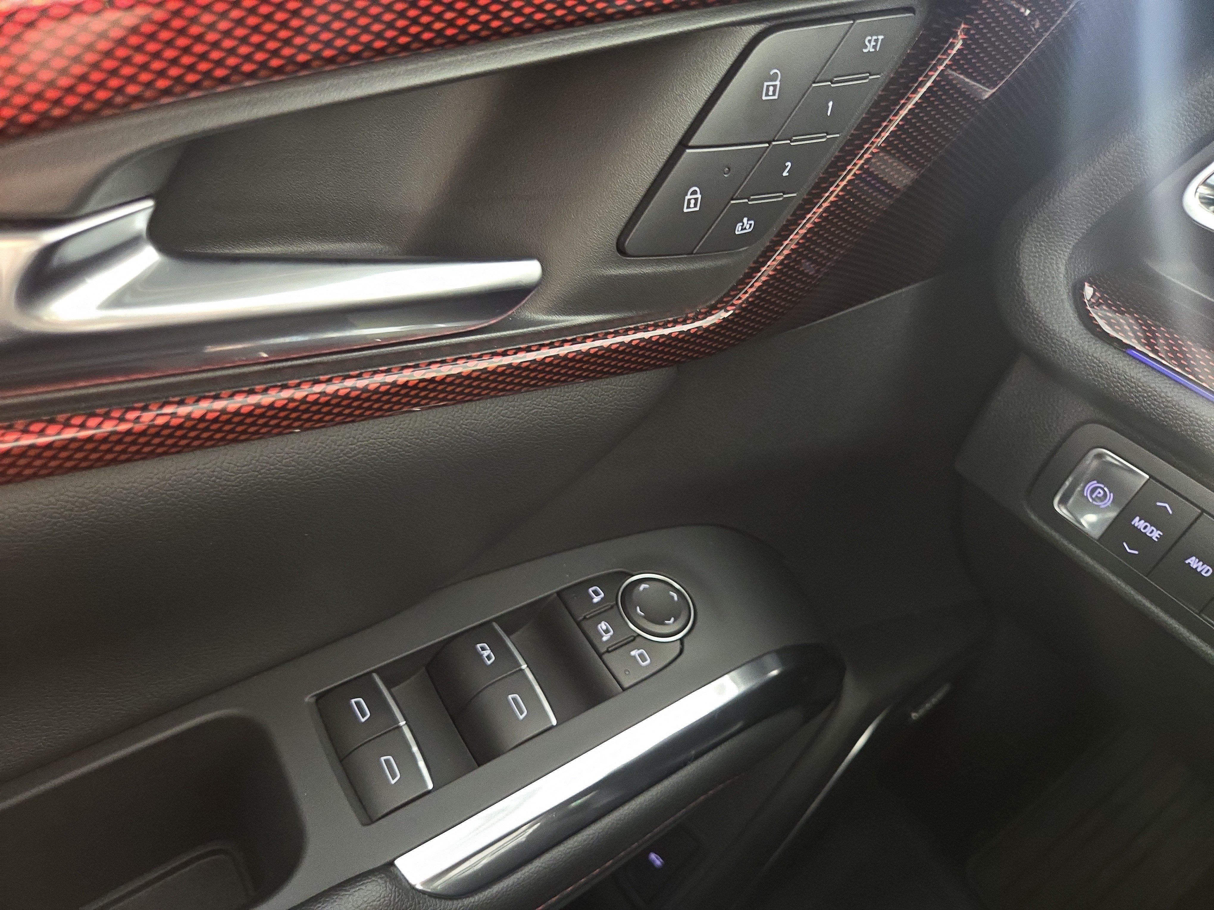 Certified 2025 Chevrolet Traverse RS AWD/4WD image 32