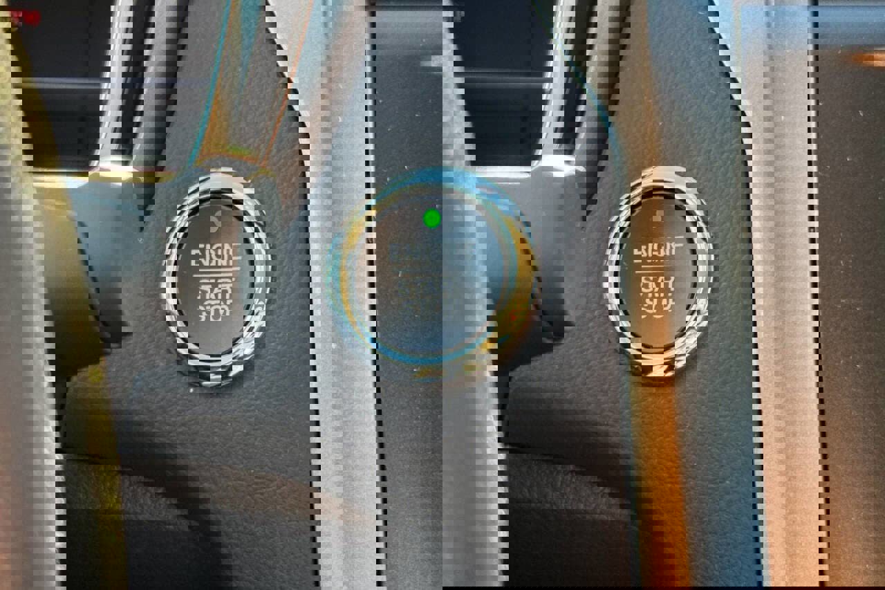 Used 2020 Ford Fusion SE image 21