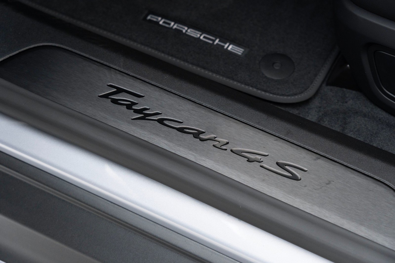 New 2025 Porsche Taycan 4S image 14