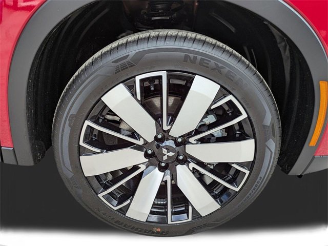 New 2025 Mitsubishi Outlander SE image 13