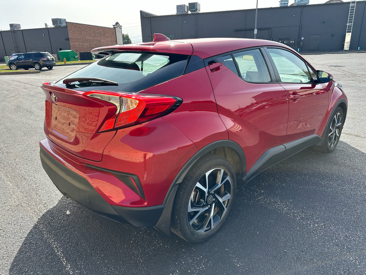 Used 2021 Toyota C-HR XLE image 5