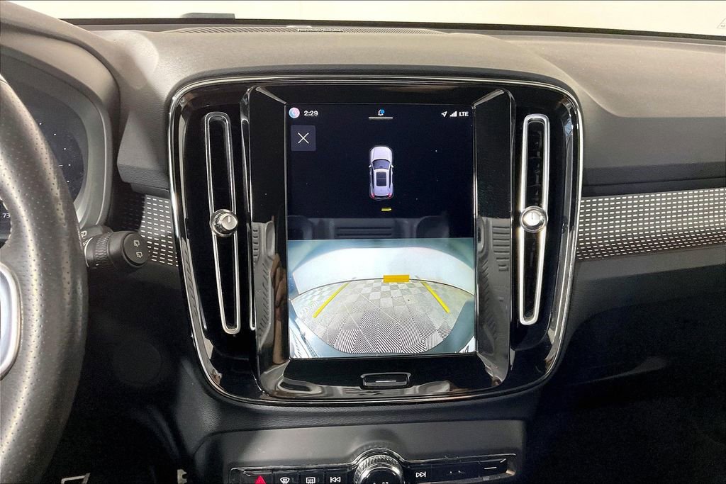 Used 2021 Volvo XC40 P8 Recharge image 21
