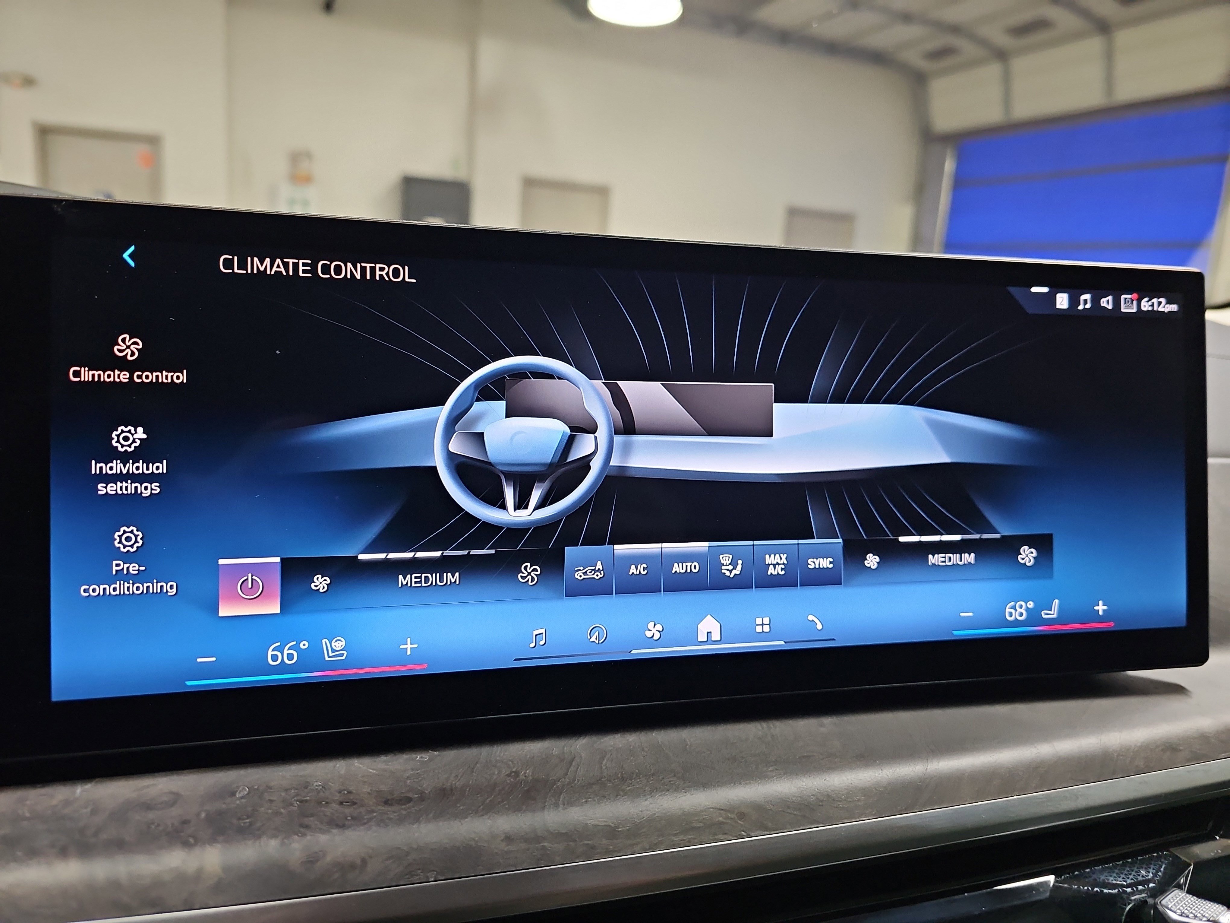 Certified 2025 BMW X7 xDrive40i image 24