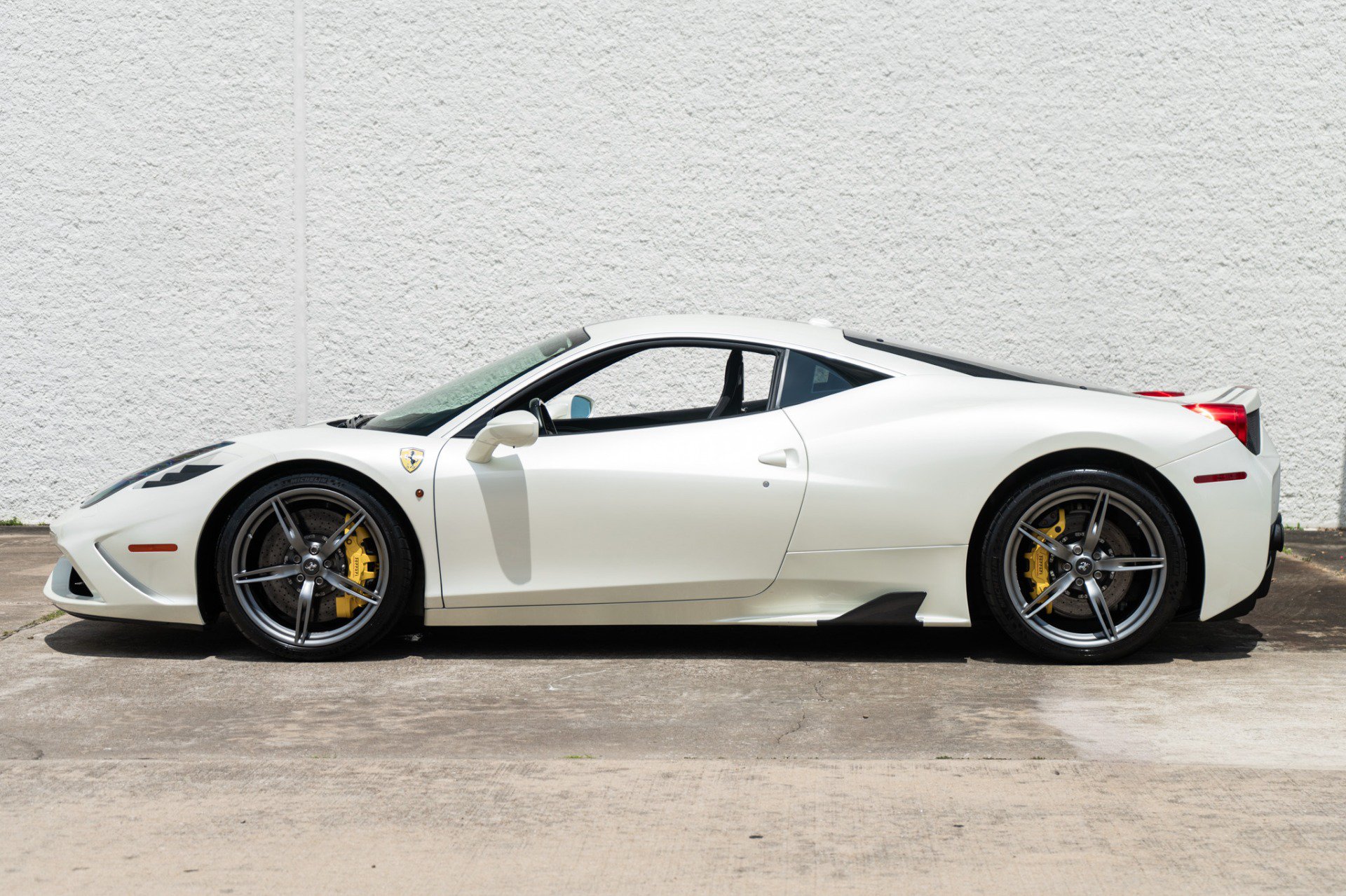 Used 2015 Ferrari 458 Speciale Coupe RWD image 3