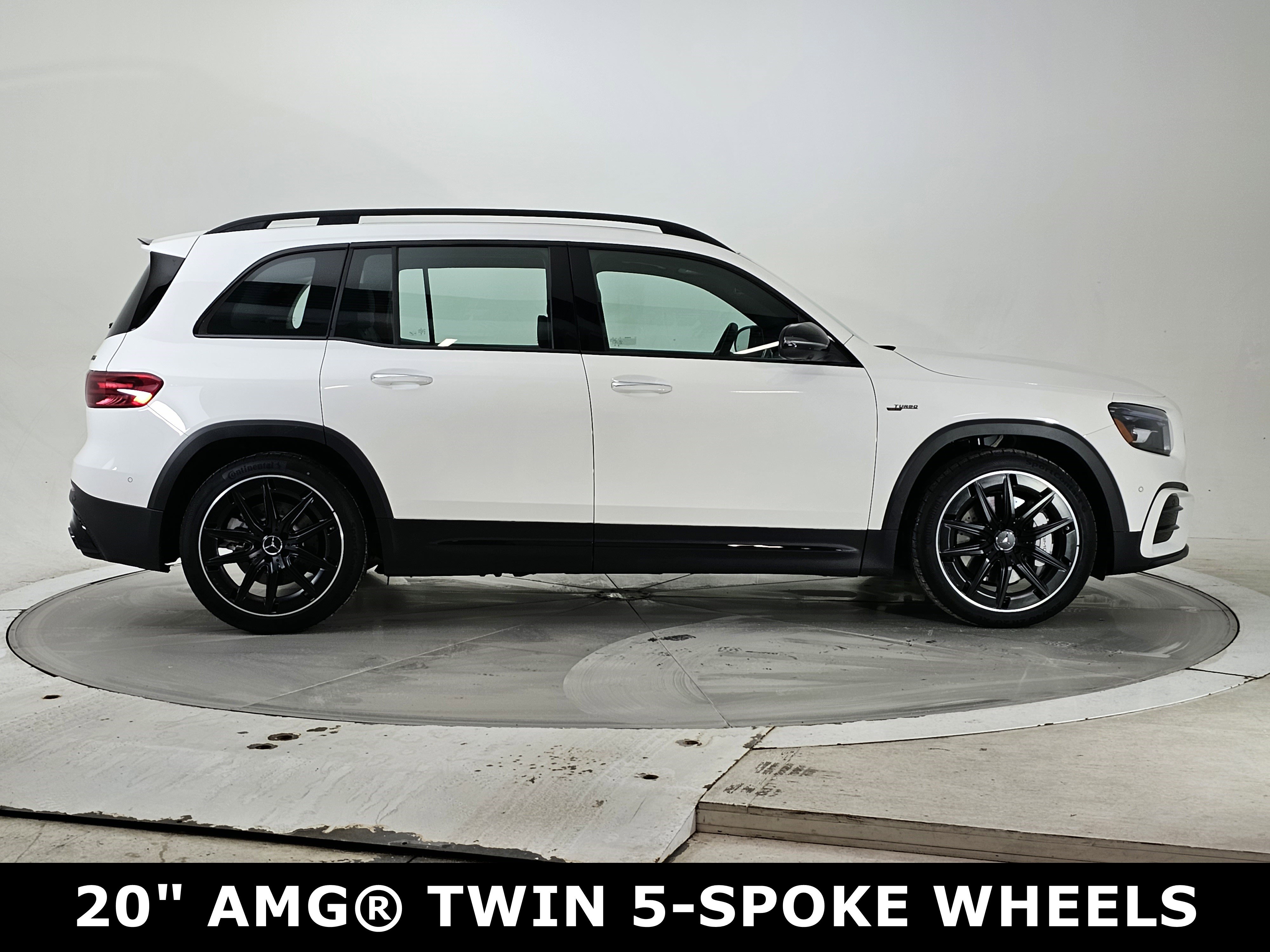 Used 2025 Mercedes-Benz GLB 35 AMG 4MATIC image 2