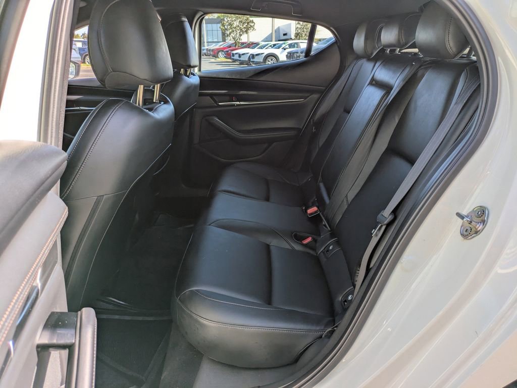 Used 2019 MAZDA MAZDA3 AWD Hatchback w/ Preferred Pkg image 16