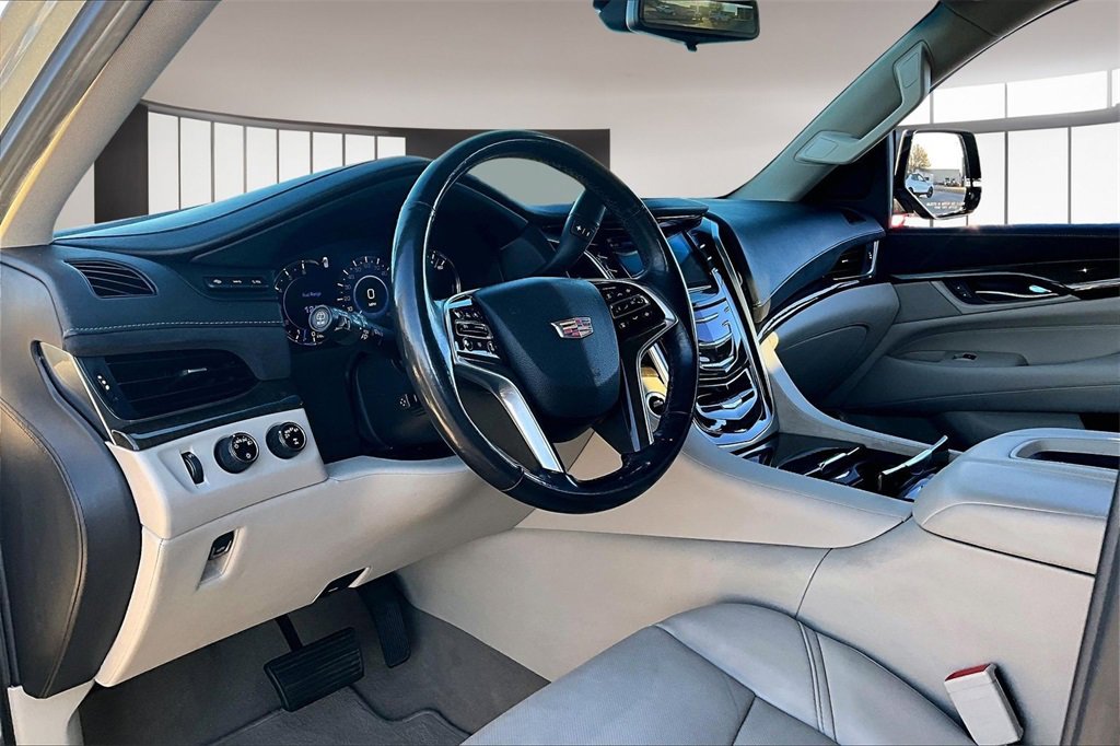 Used 2019 Cadillac Escalade Premium Luxury image 13