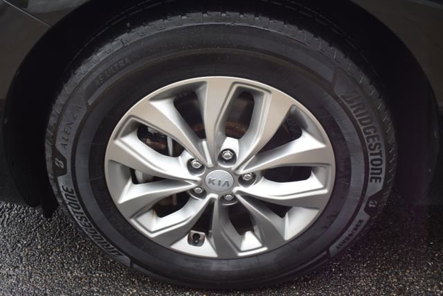 Used 2019 Kia Sedona LX image 46