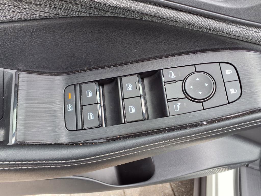 Used 2023 Nissan Rogue SV image 23