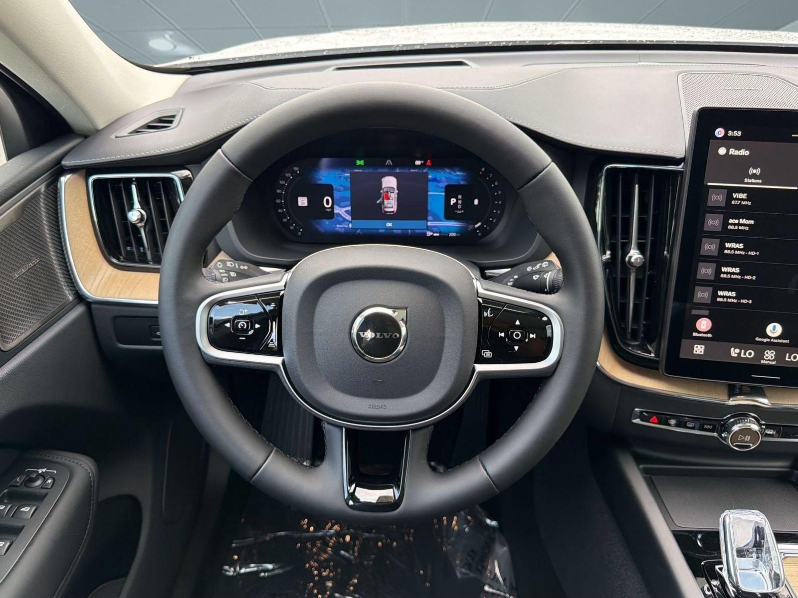 New 2026 Volvo XC60 B5 Ultra w/ Climate Package AWD/4WD image 11
