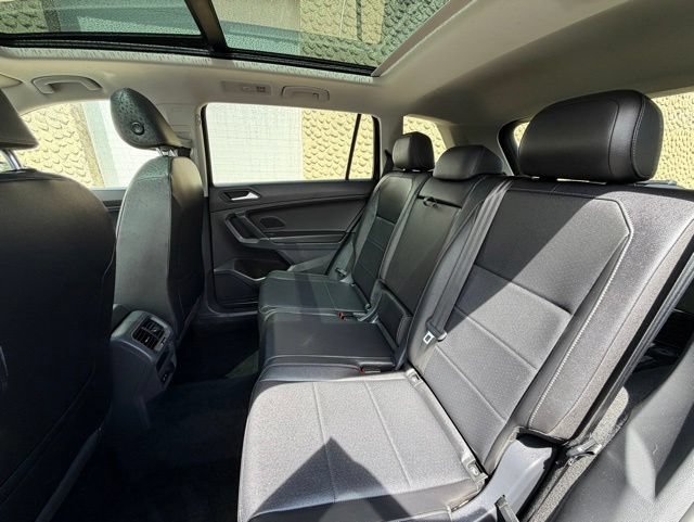 Used 2020 Volkswagen Tiguan SE AWD/4WD image 18