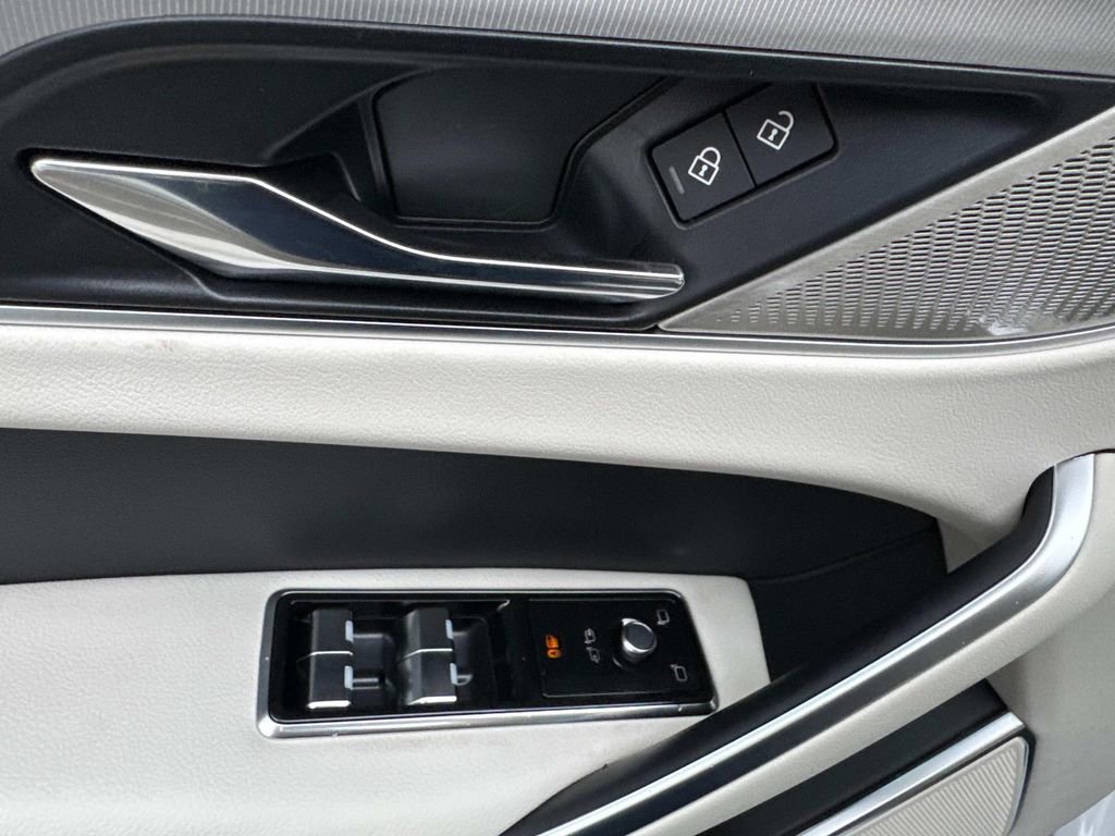 New 2026 Jaguar F-PACE R-Dynamic S AWD/4WD image 31