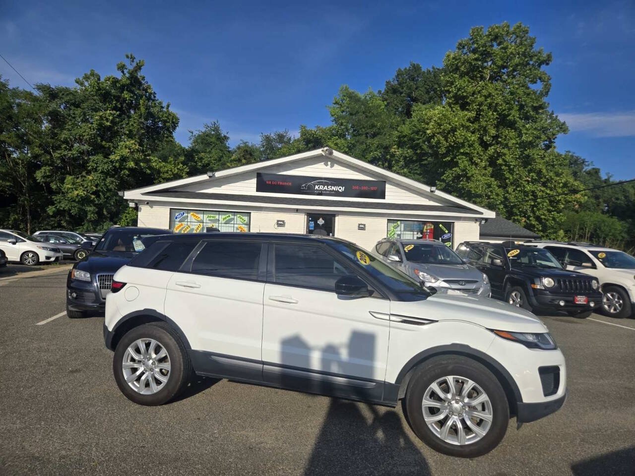 Used 2019 Land Rover Range Rover Evoque SE AWD/4WD image 8