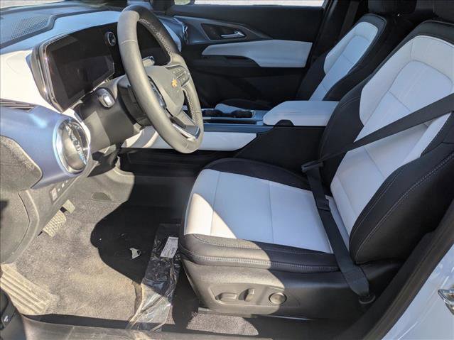 New 2026 Chevrolet Equinox EV LT image 4