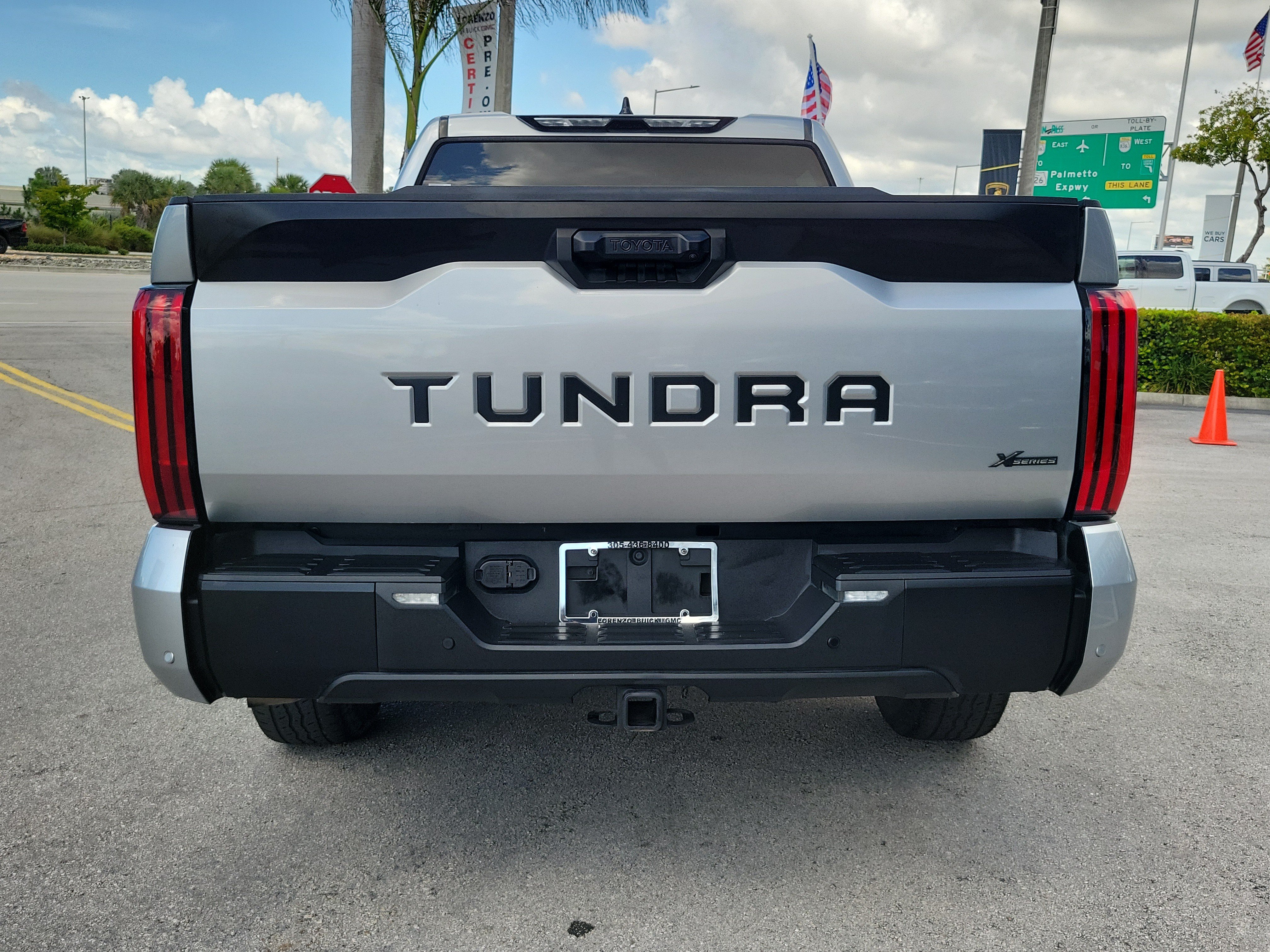 Used 2022 Toyota Tundra SR5 w/ Convenience Package RWD image 6
