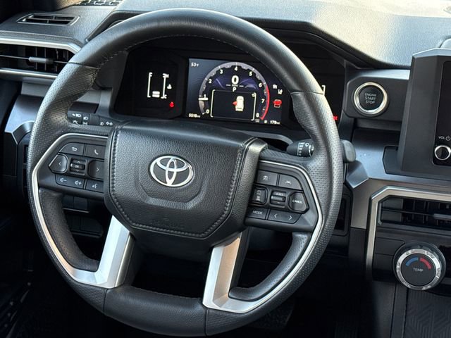 Used 2025 Toyota 4Runner SR5 AWD/4WD image 14