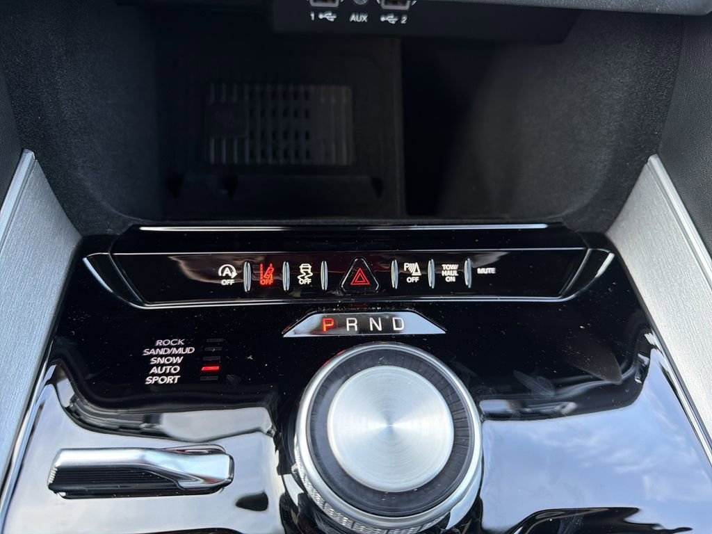 New 2026 Jeep Grand Wagoneer Limited w/ HD Trailer Tow Package image 33