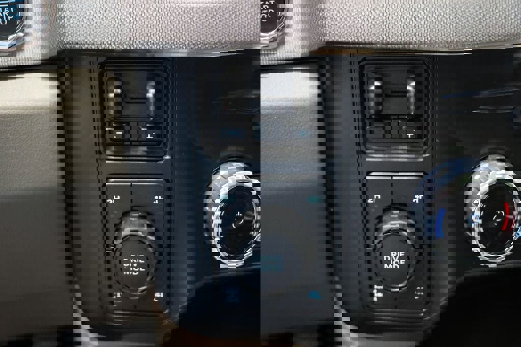 Used 2025 Ford F350 Platinum w/ Platinum Plus Package image 33