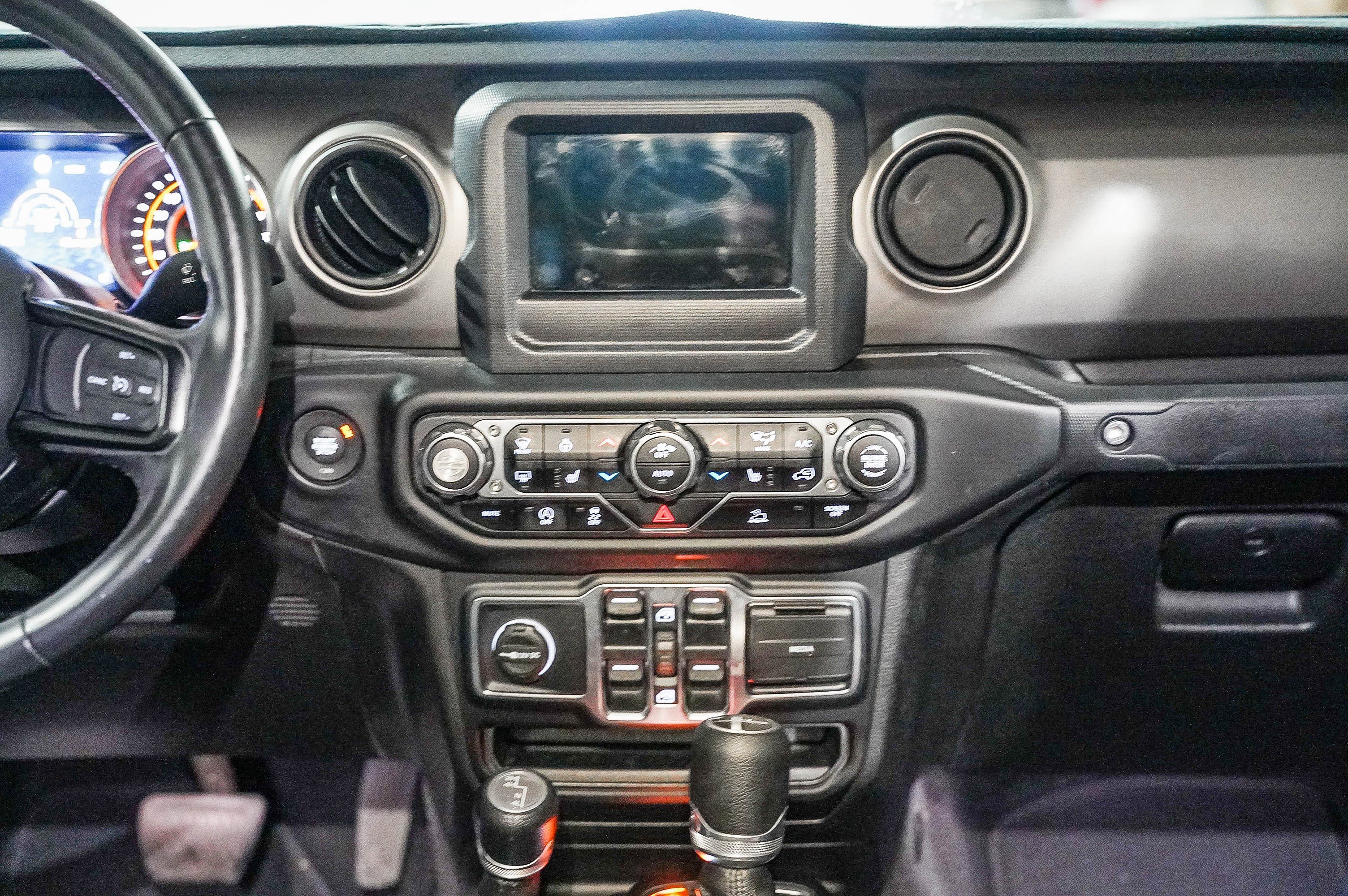 Used 2020 Jeep Gladiator Sport w/ Quick Order Package 24S image 13