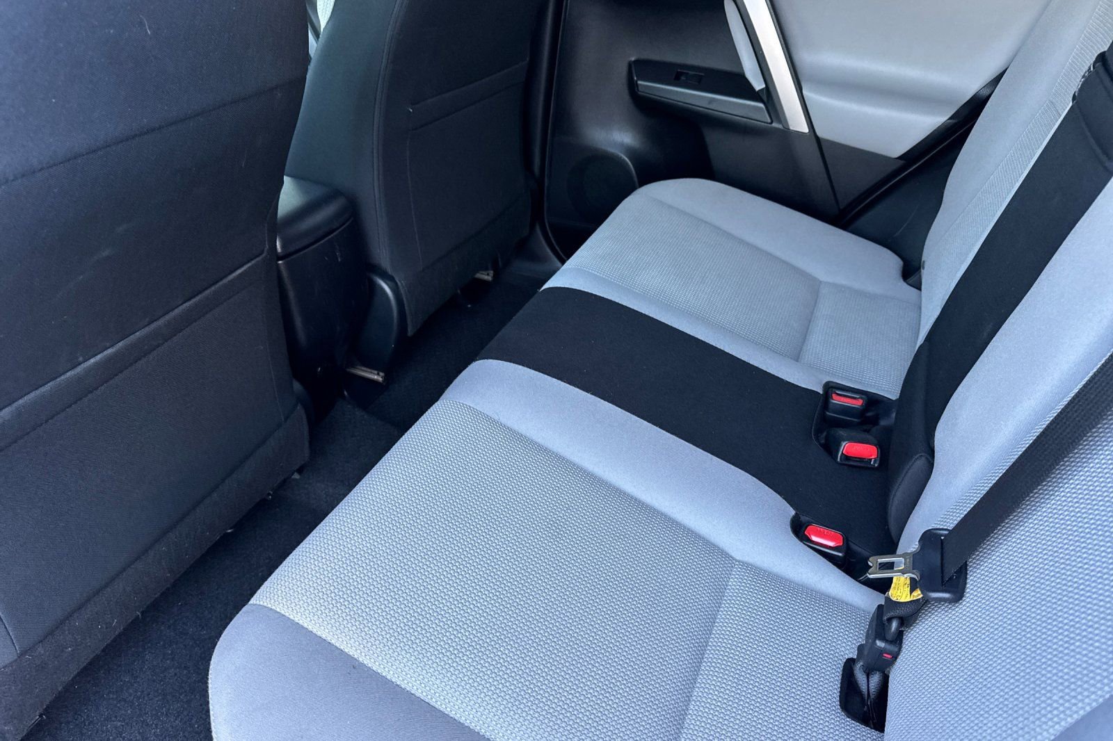 Used 2016 Toyota RAV4 XLE w/ Convenience Package AWD/4WD image 12