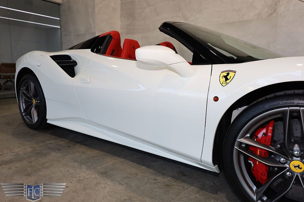 Used 2019 Ferrari 488 Spider image 9
