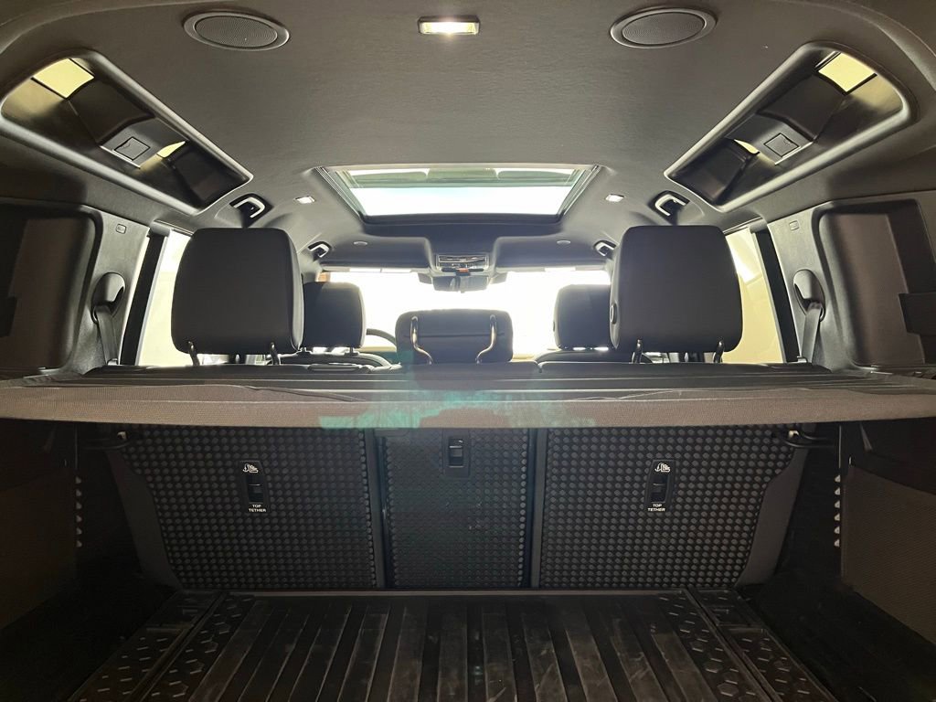 Used 2025 Land Rover Defender 110 X-Dynamic SE image 24
