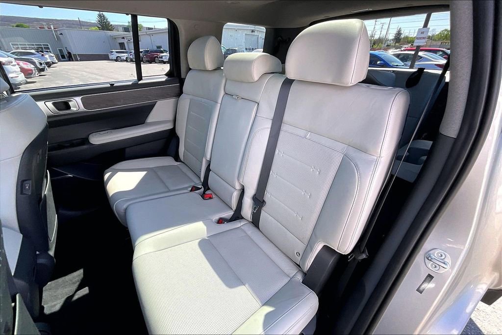 Used 2024 Hyundai Santa Fe Limited AWD/4WD image 25