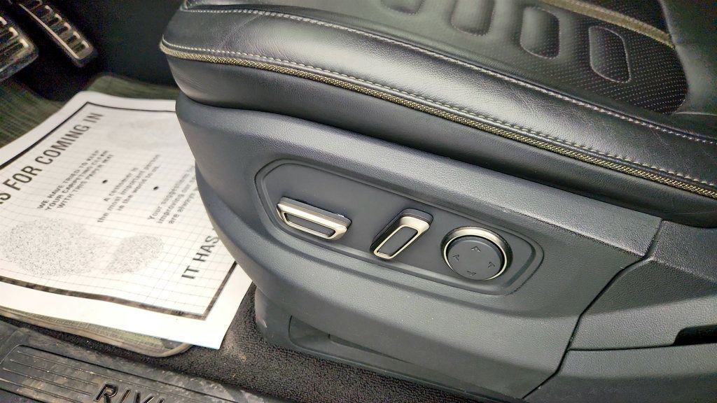 Used 2023 Rivian R1T Adventure image 12