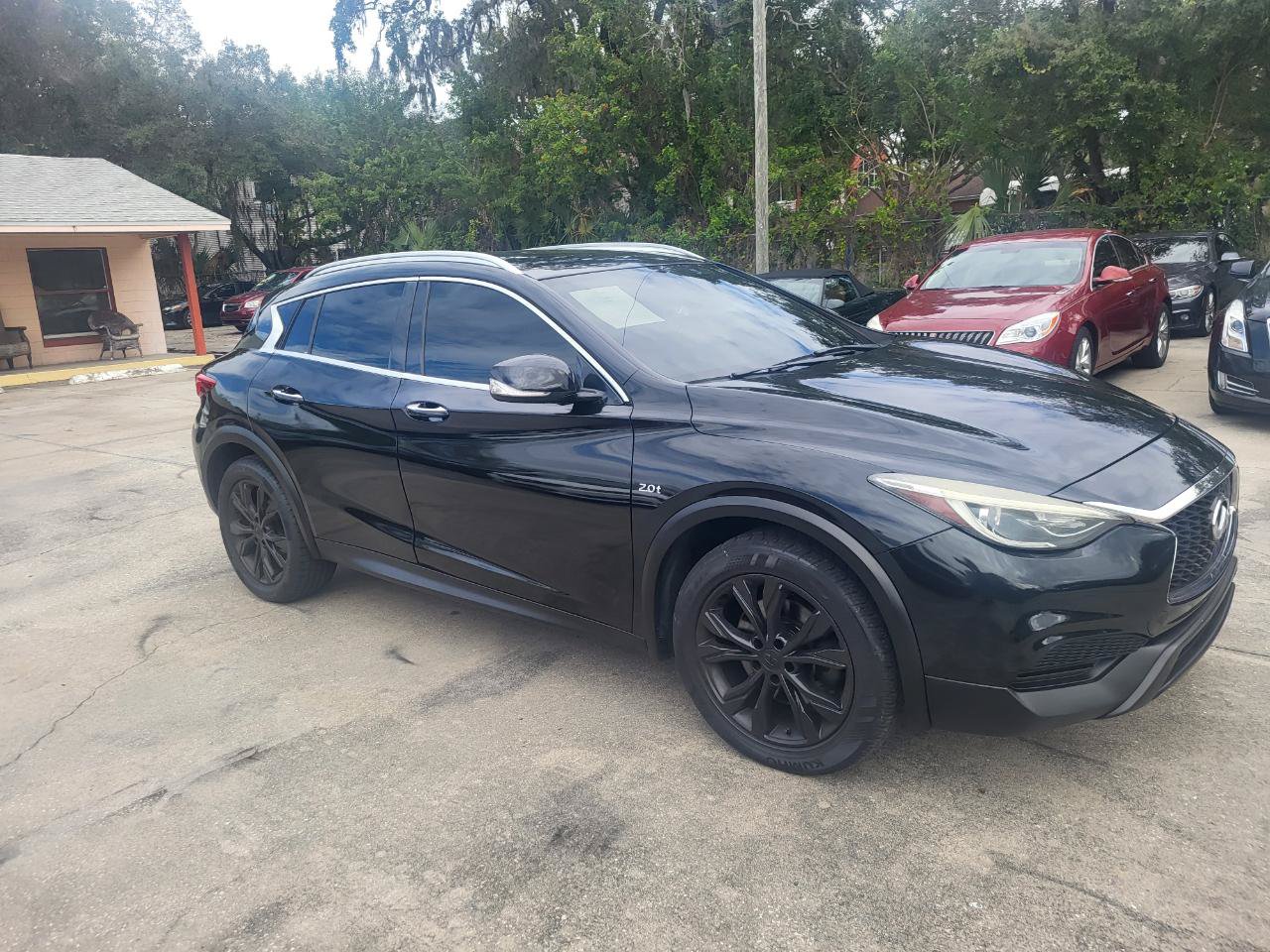 Used 2017 INFINITI QX30 AWD image 43