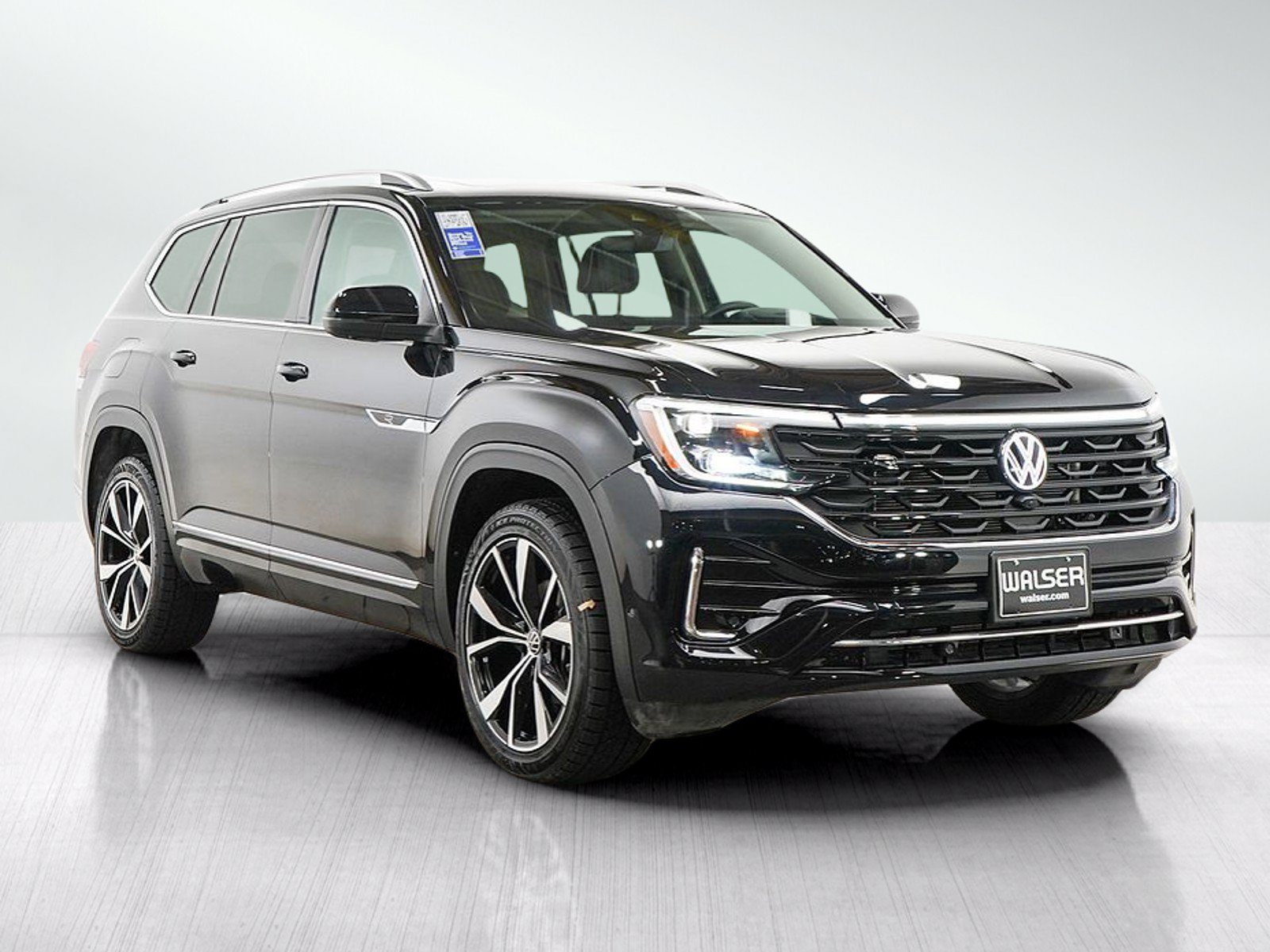 Used 2024 Volkswagen Atlas SEL Premium R-Line AWD/4WD image 7