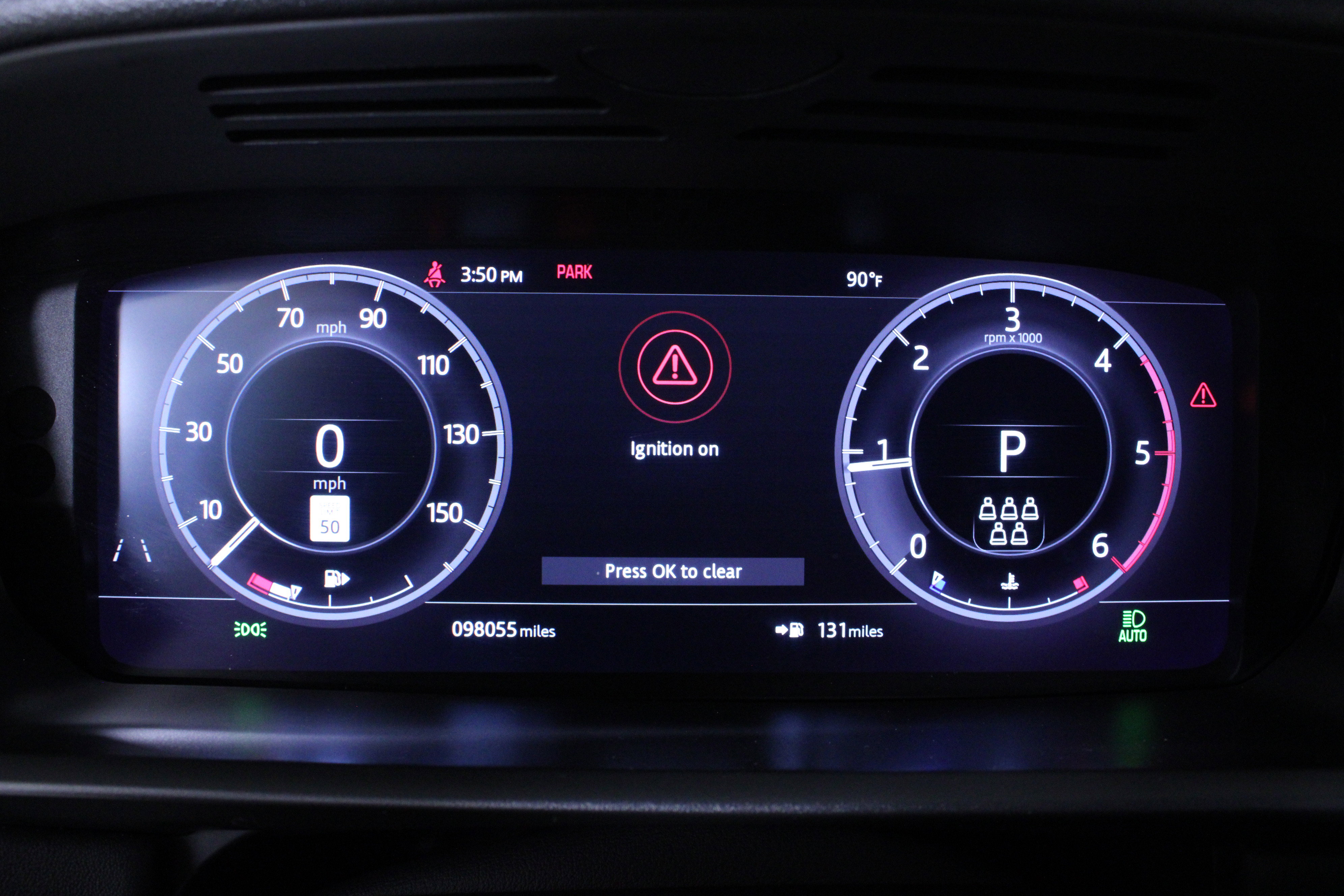 Used 2020 Land Rover Discovery HSE image 27