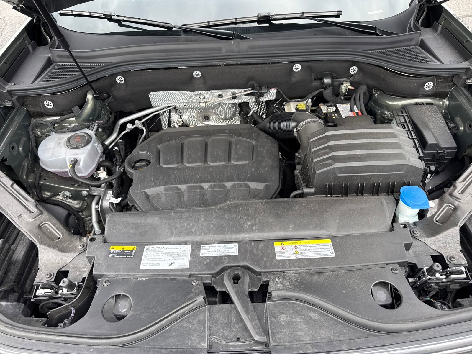 Certified 2025 Volkswagen Atlas Peak Edition SE image 36