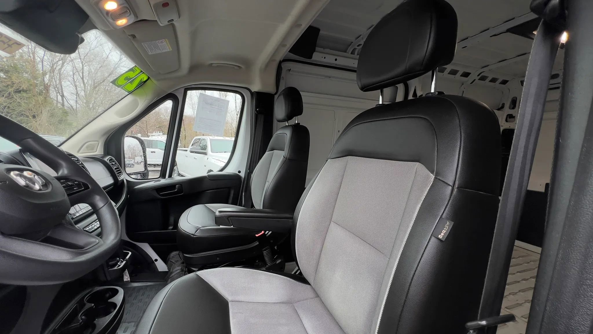 Used 2025 RAM ProMaster 2500 w/ Convenience Group FWD image 20
