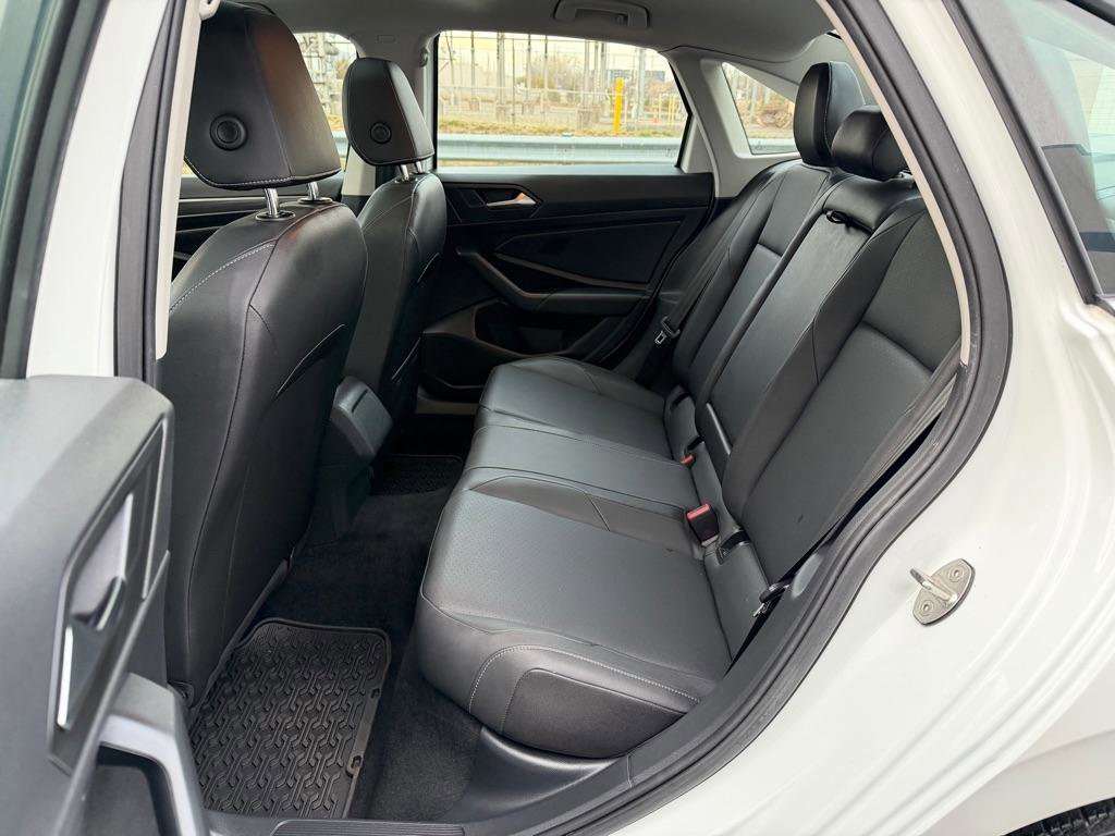 Used 2019 Volkswagen Jetta SEL image 32