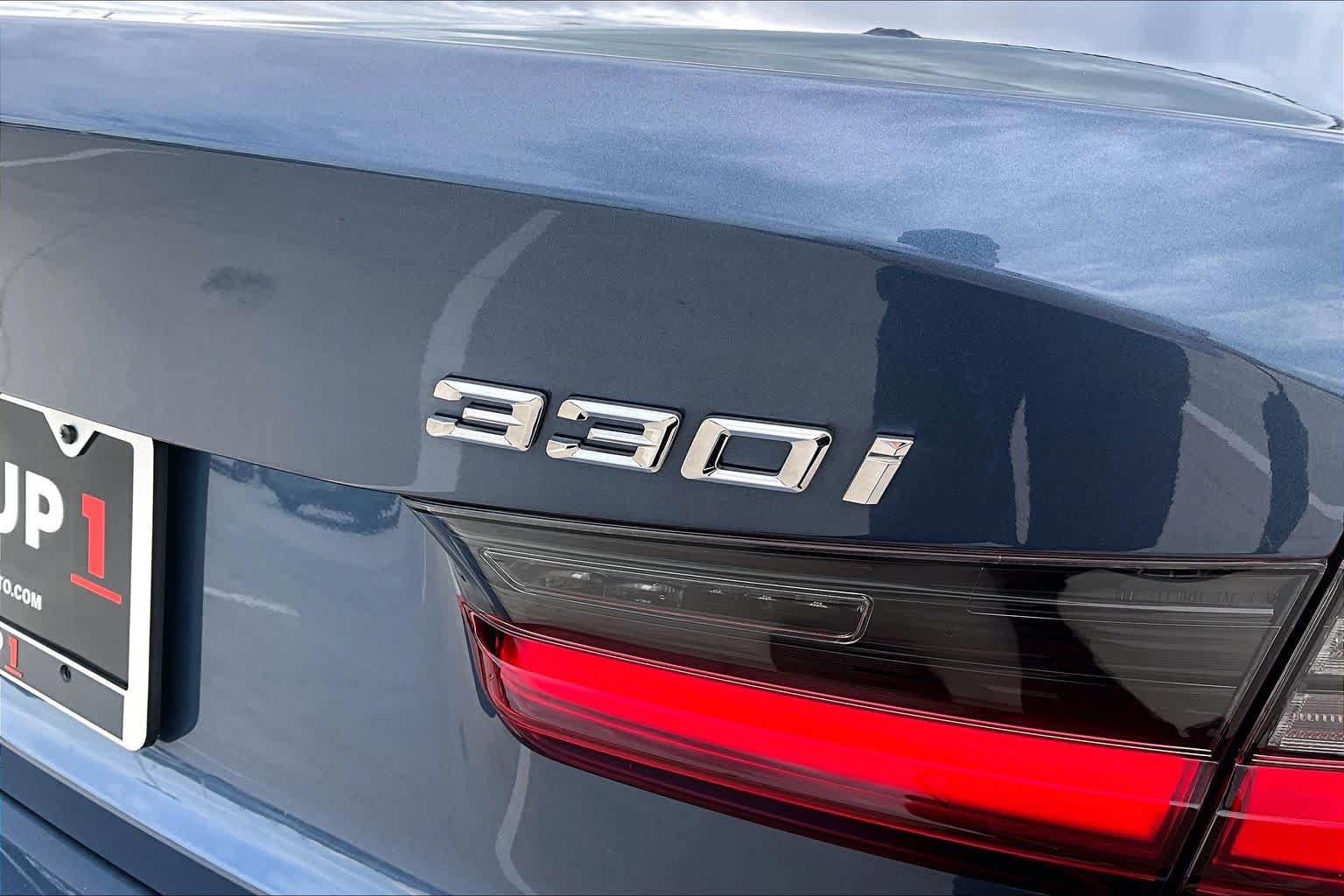 Used 2025 BMW 330i Sedan RWD image 9