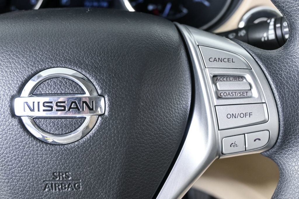 Used 2016 Nissan Rogue SV w/ SV Premium Package image 11