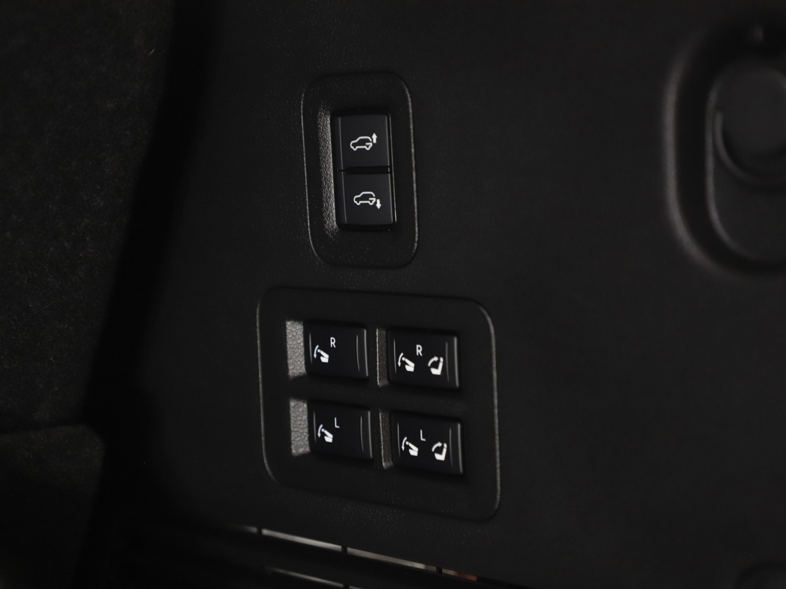 Used 2025 Nissan Armada Platinum Reserve image 21