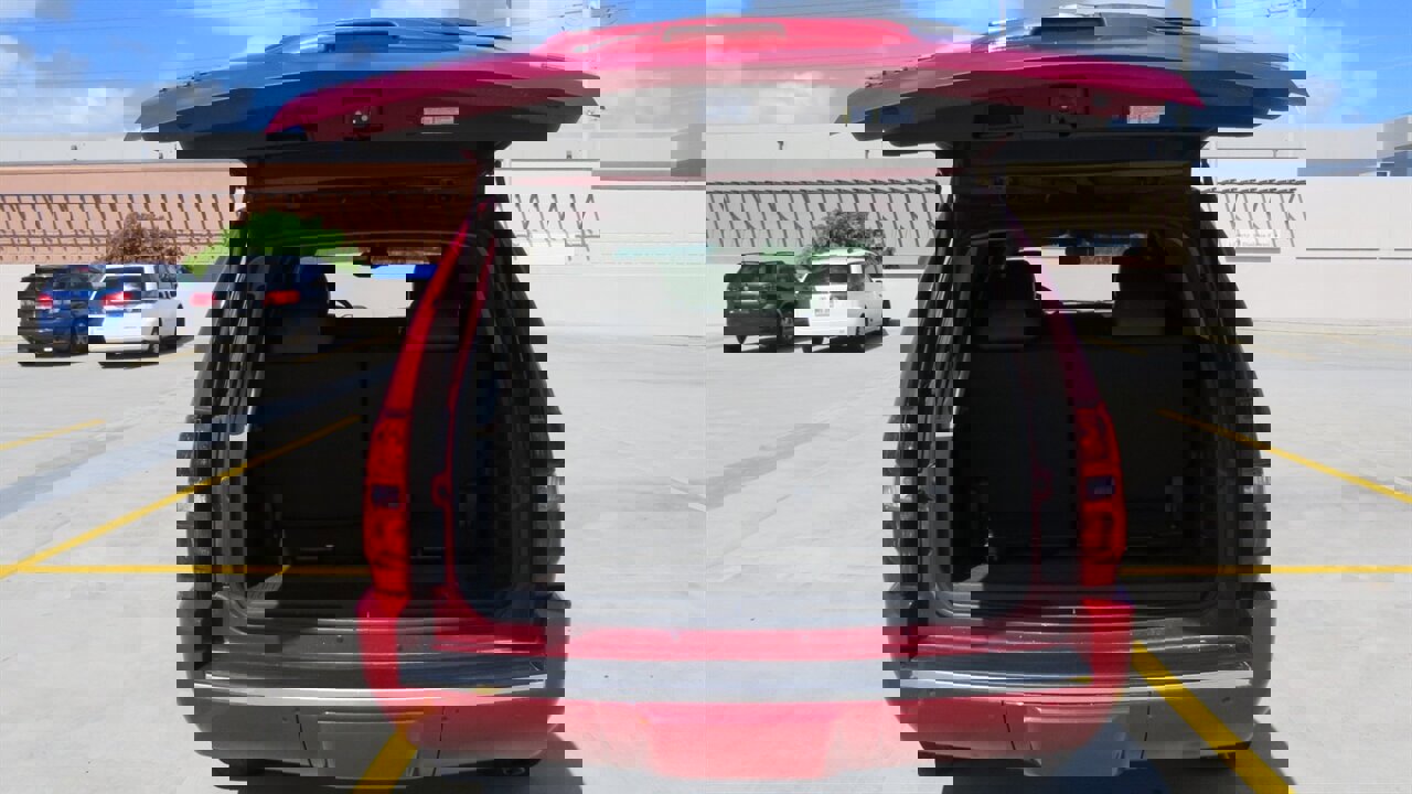 Used 2009 Chevrolet Tahoe LTZ image 9