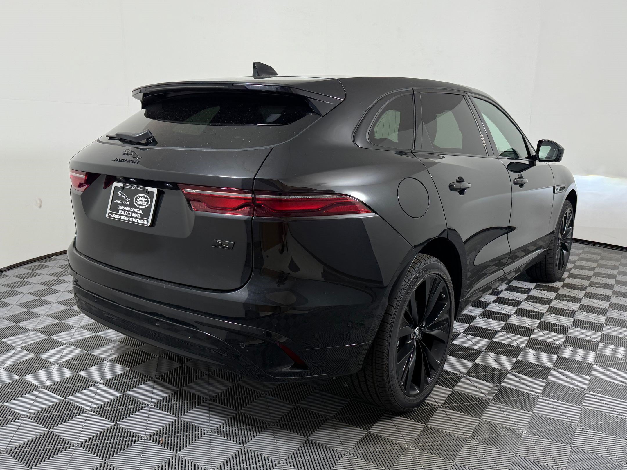 New 2026 Jaguar F-PACE R-Dynamic S AWD/4WD image 9