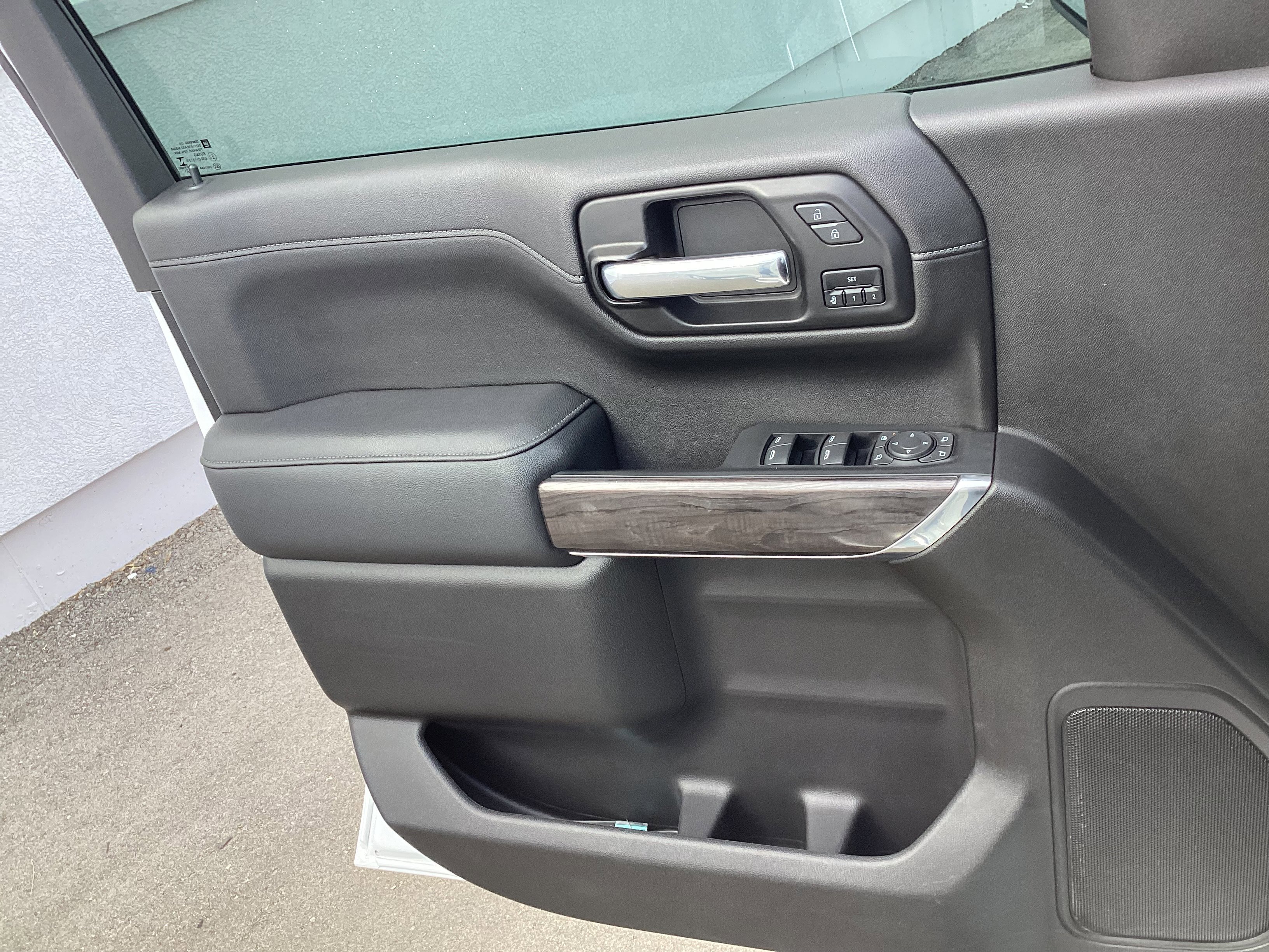 Used 2021 Chevrolet Silverado 1500 LTZ image 31