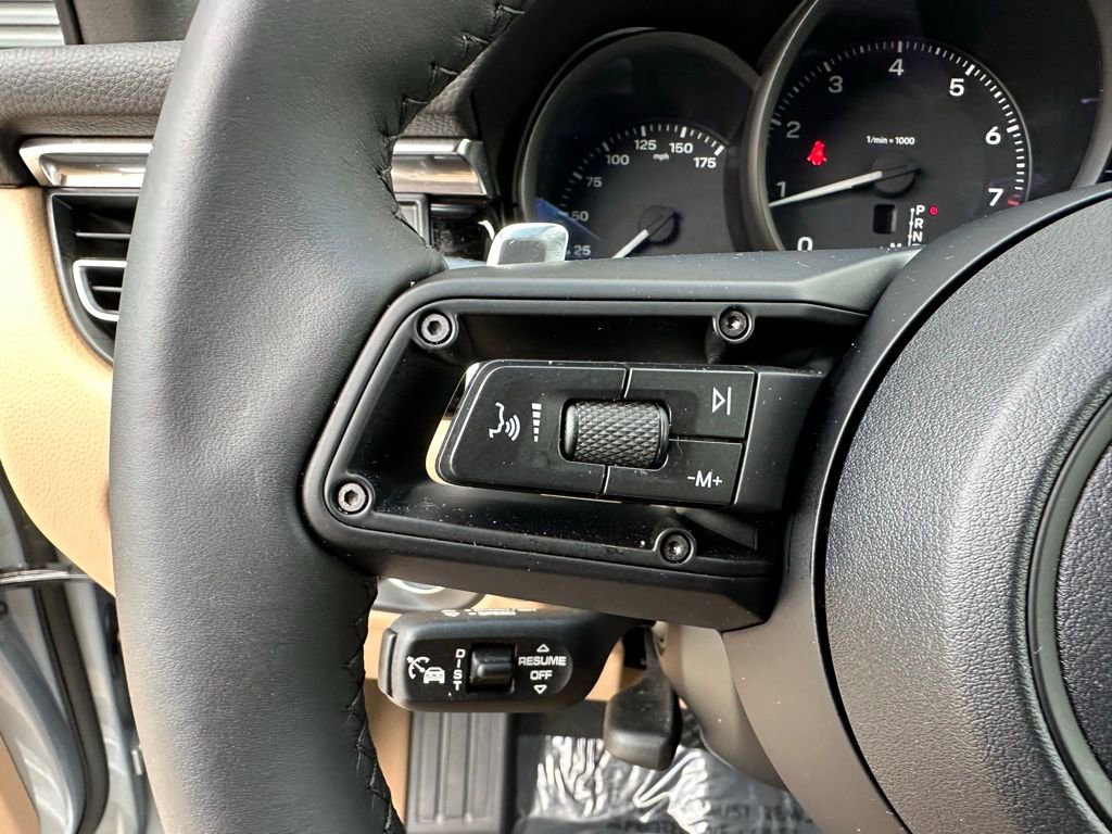 Certified 2026 Porsche Macan Turbo AWD/4WD image 18