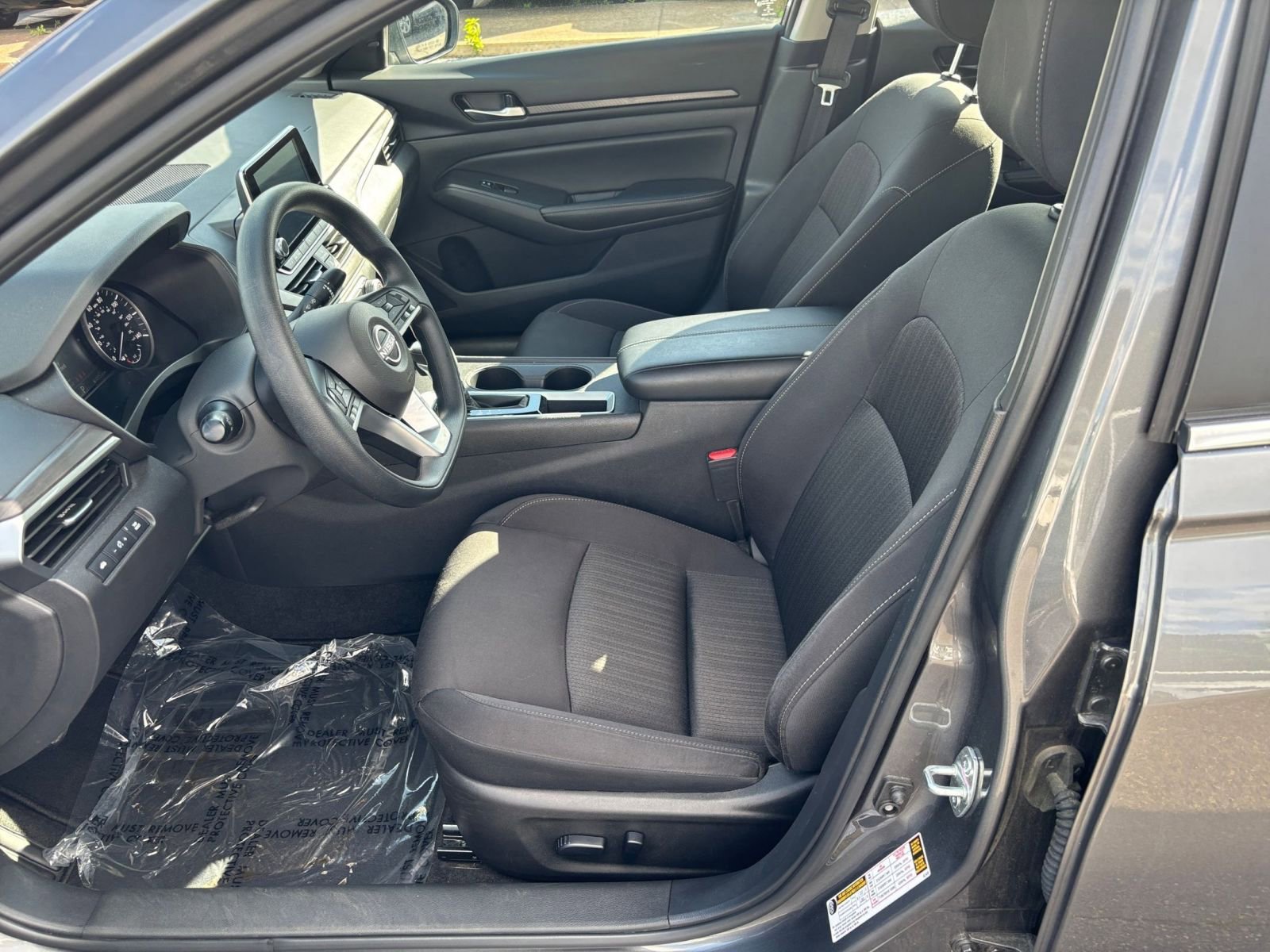 Used 2025 Nissan Altima 2.5 SV FWD image 28