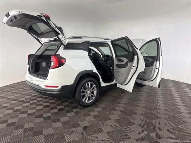 Used 2023 GMC Terrain SLT image 18