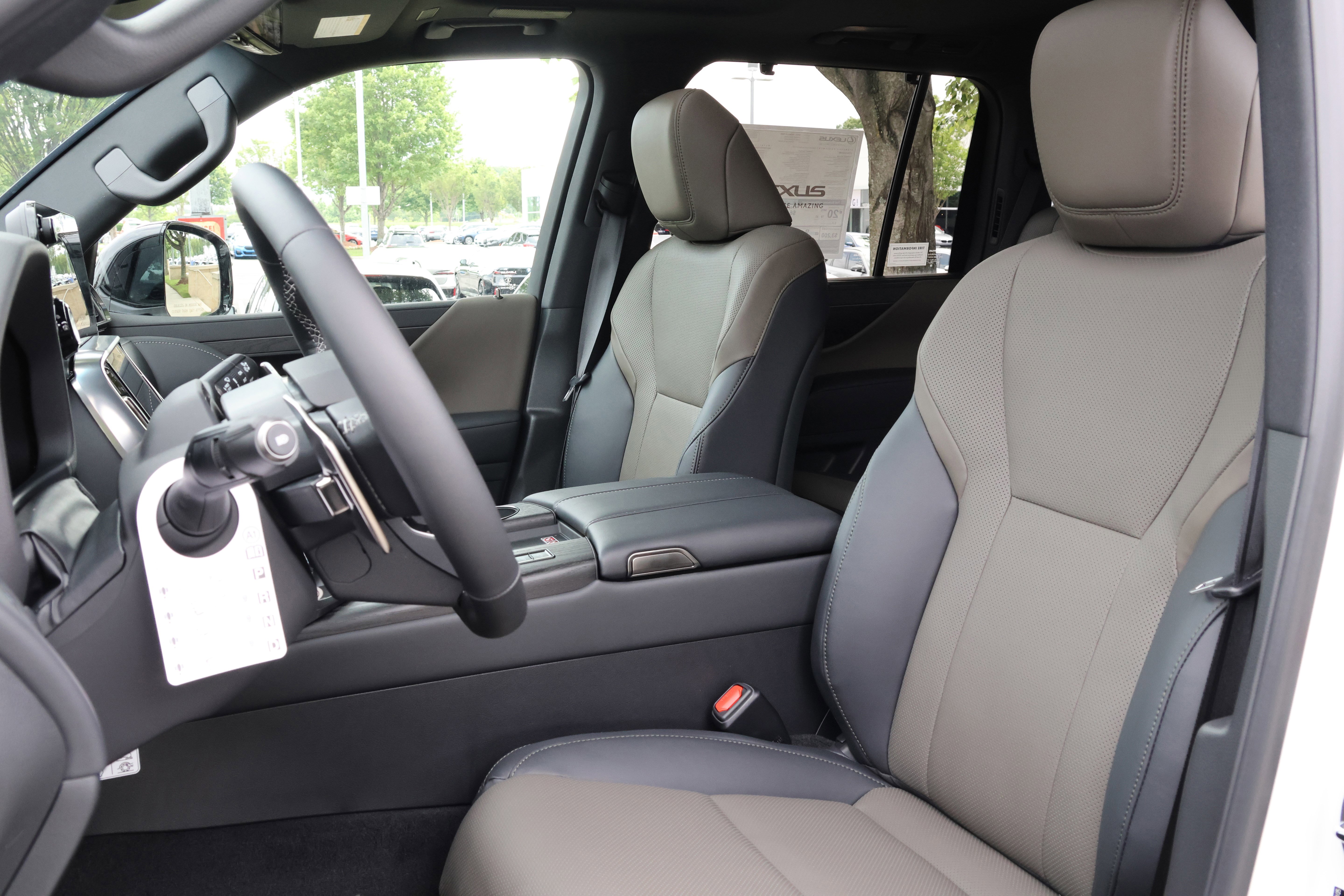 New 2025 Lexus LX 700h Overtrail image 35