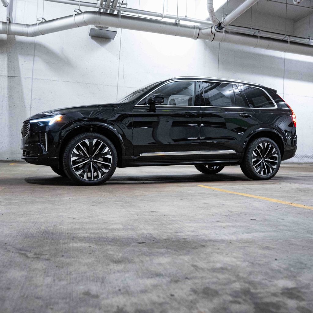 New 2026 Volvo XC90 T8 Plus w/ Protection Package Premier AWD/4WD image 3