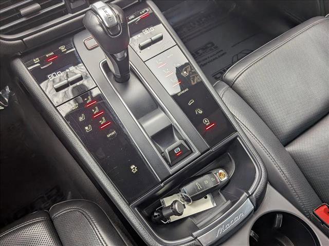 Used 2023 Porsche Macan image 13